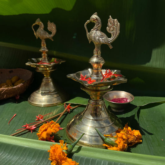 Annamani - Handcrafted Swan Brass Lamp